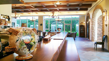 Qubit Caf'e /東風新意蔬食婚宴會館