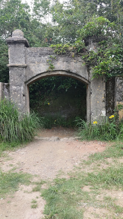 李崠山古堡