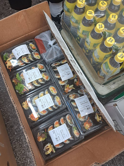 瑪妮年糕鍋 manee마니떡볶이 新北板橋韓式料理 韓國料理 韓式炸雞 海苔飯捲 海鮮煎餅 韓式烤肉 生菜包肉 石鍋拌飯 耶誕城美食 新北耶誕城