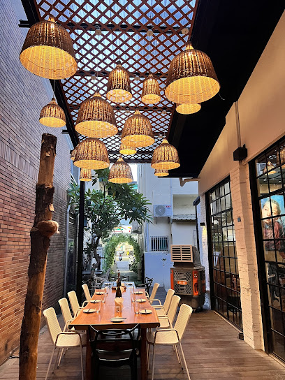 Ruelle Bar & Dining 巷子餐與酒